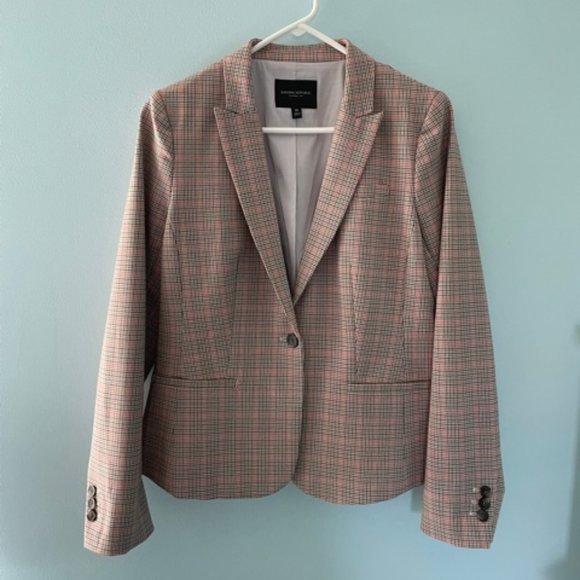 Banana Republic Jackets & Blazers - Banana Republic Classic Plaid Blazer Size 10